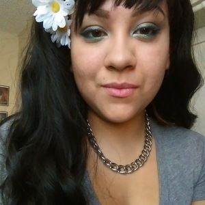 Meet your Posher, Tina